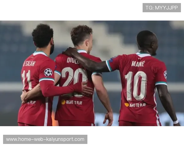 莱万多夫斯基禁区内连停带过,小角度抽射破门 莱万多夫斯基禁区内连停带过,小角度抽射破门